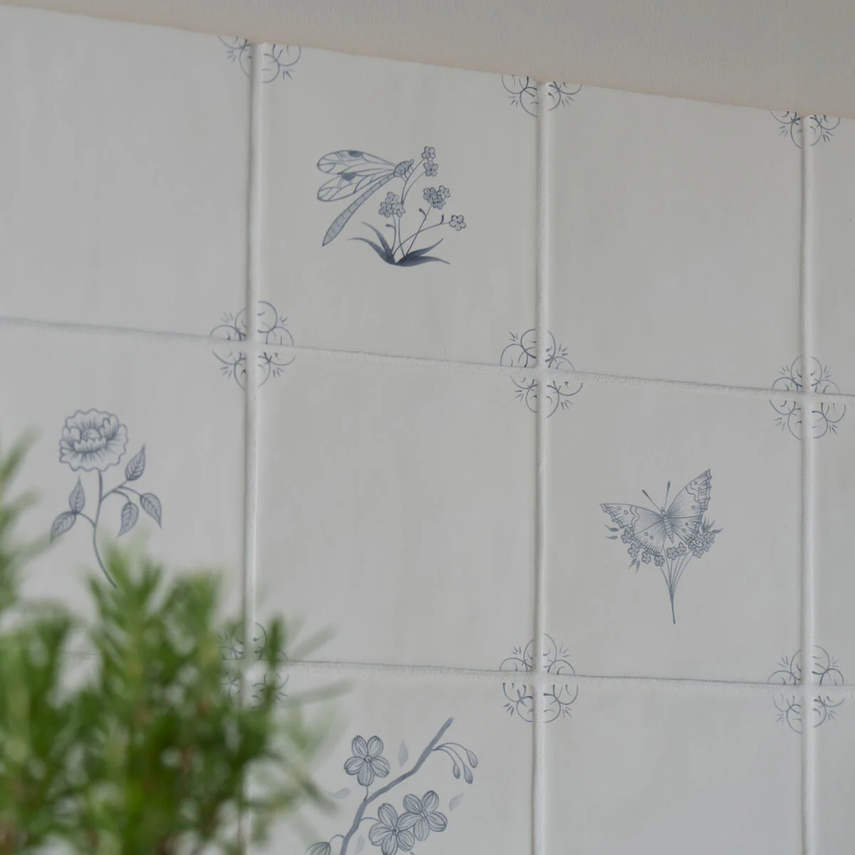 English Delft Dragonfly Charcoal Matt Tile - Image 4