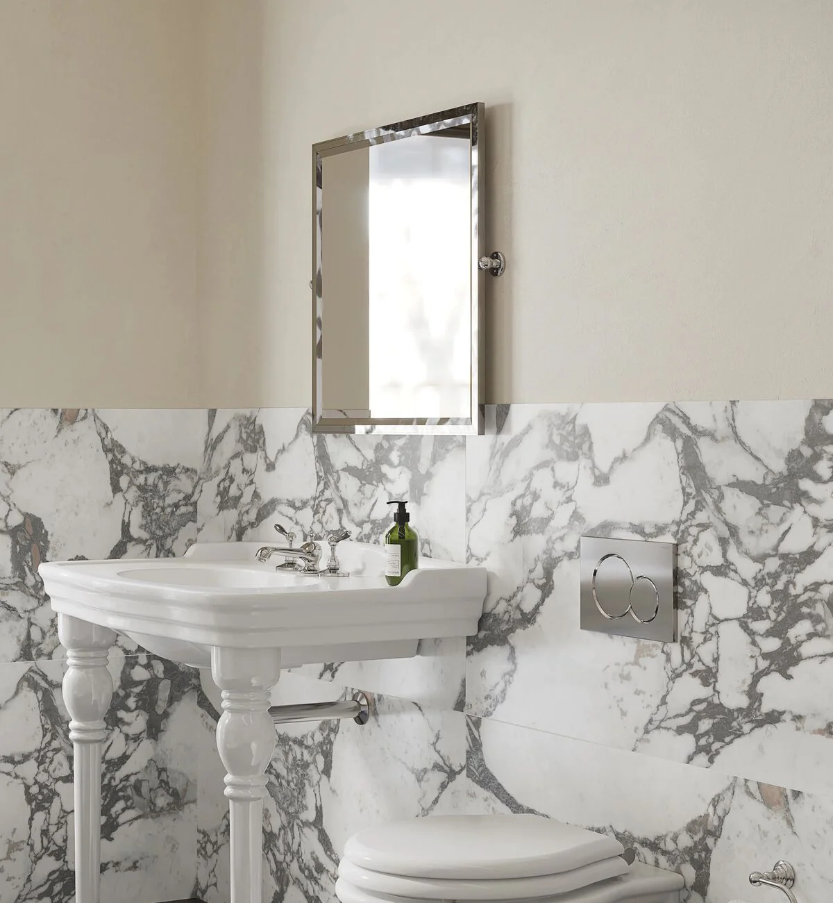 Flake White Paint - Image 3