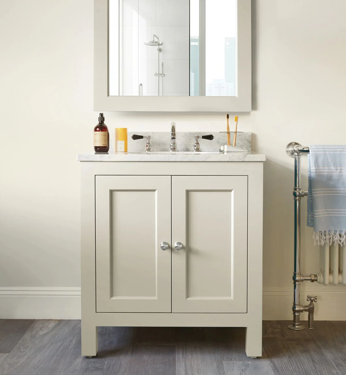 Flake White Paint - Image 4