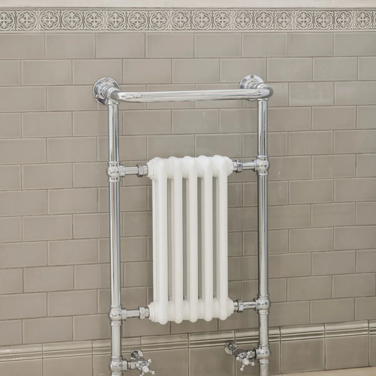 Giralda Niebla Grey Glazed Metro Tile - Image 5