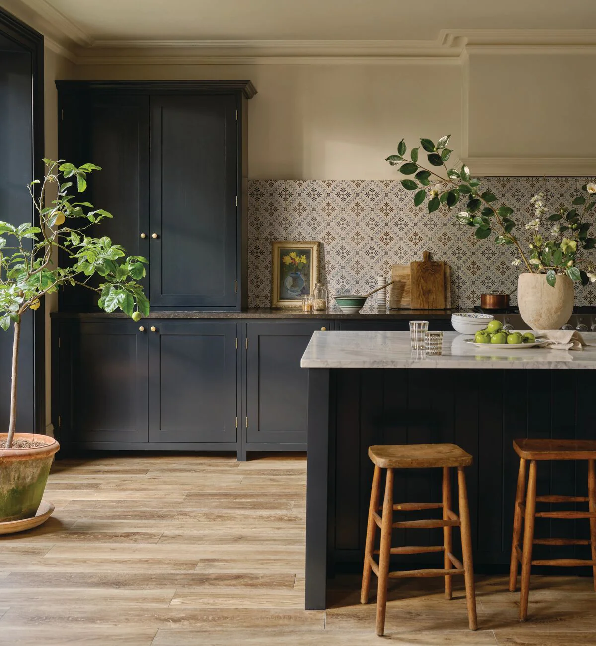 Nina Campbell Goa Indigo Chocolate Porcelain Tile - Image 2