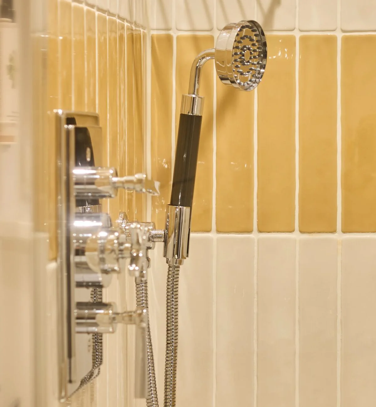 Nina Campbell Rivage Ochre Glazed Wall Tile - Image 7