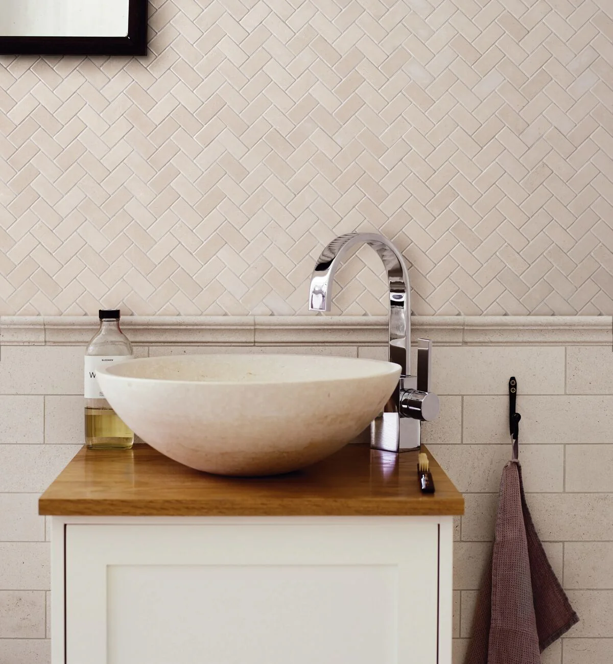 Palio Limestone Herringbone Mosaic Tile - Image 4